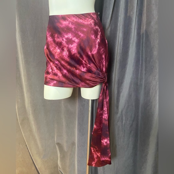 Cinq A Sept Skirts Tie Dye Scarf Hem Satin Miniskirt Size 4 - Picture 5 of 10